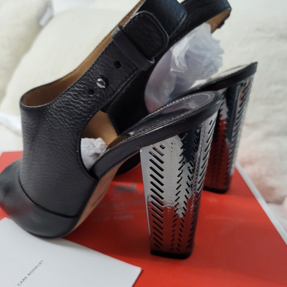 COACH Metal Heels 7 - Picture 5 of 8